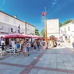 Σπίτι διακοπών 2 Bedroom Pet Friendly In Brzac