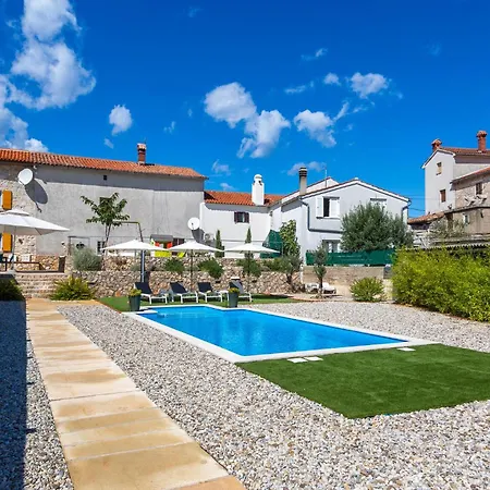 2 Bedroom Pet Friendly In Semesterbostad Brzac