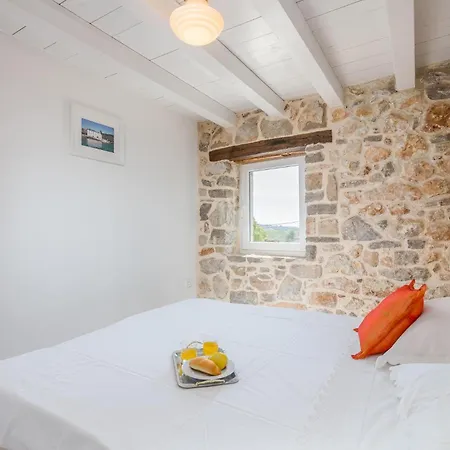 2 Bedroom Pet Friendly In Semesterbostad