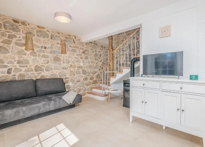 2 Bedroom Pet Friendly In