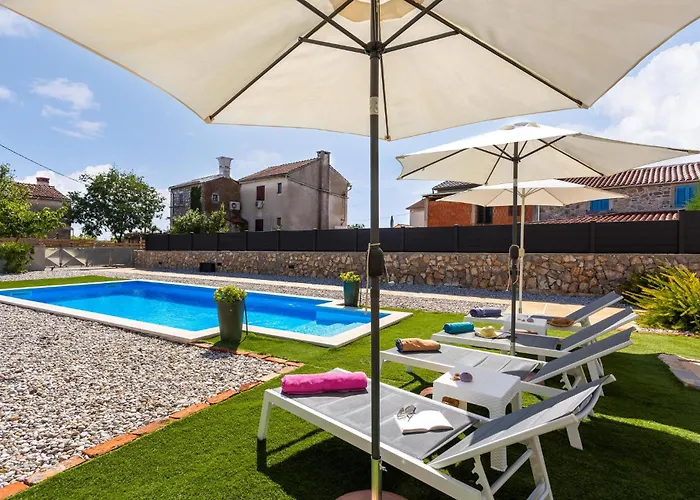 2 Bedroom Pet Friendly In Brzac