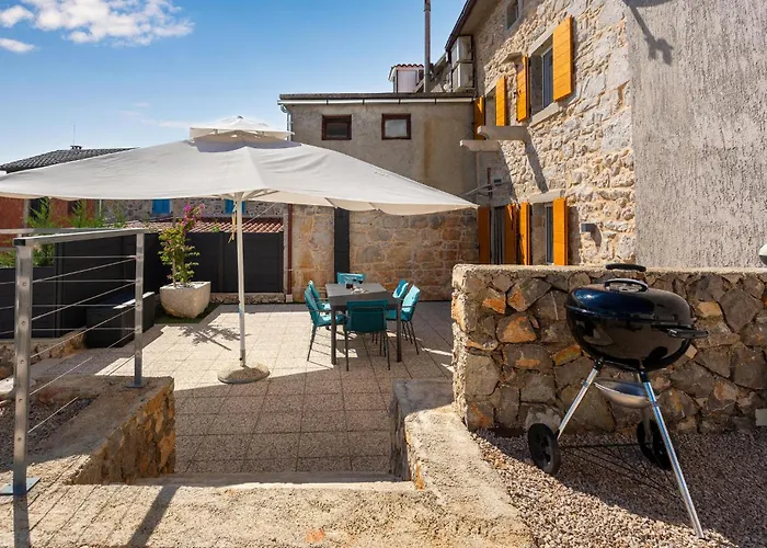 2 Bedroom Pet Friendly In