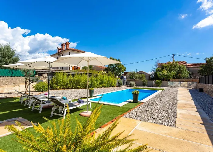 2 Bedroom Pet Friendly In * Brzac
