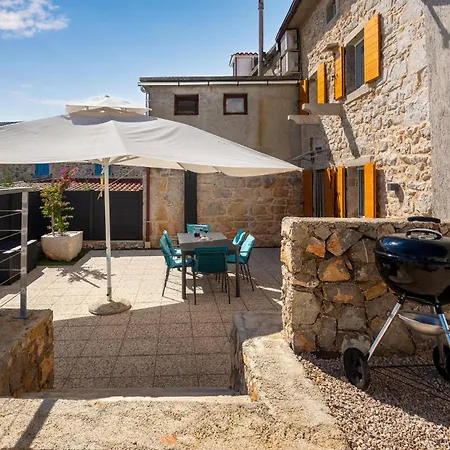 2 Bedroom Pet Friendly In