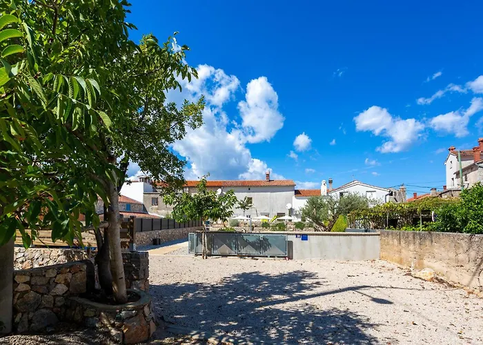2 Bedroom Pet Friendly In Brzac